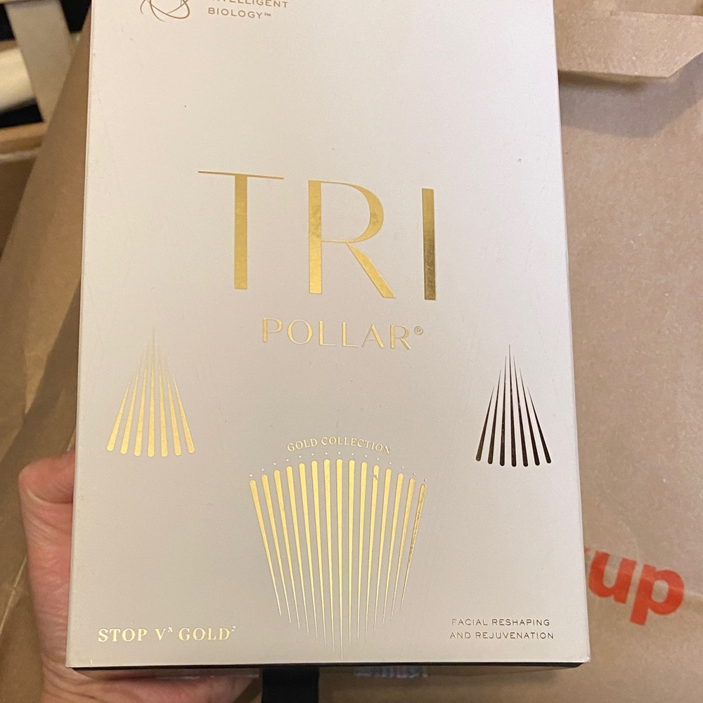 Tripollar Stop VX Gold 2 Facial Reshaping Rejuvenating Anti-aging Device.